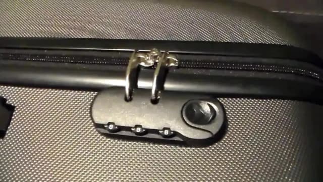 Jak odblokować zamek w walizce - skuteczne metody na problem z zamkiem Jak odblokować zamek w walizce - skuteczne metody na problem z zamkiem