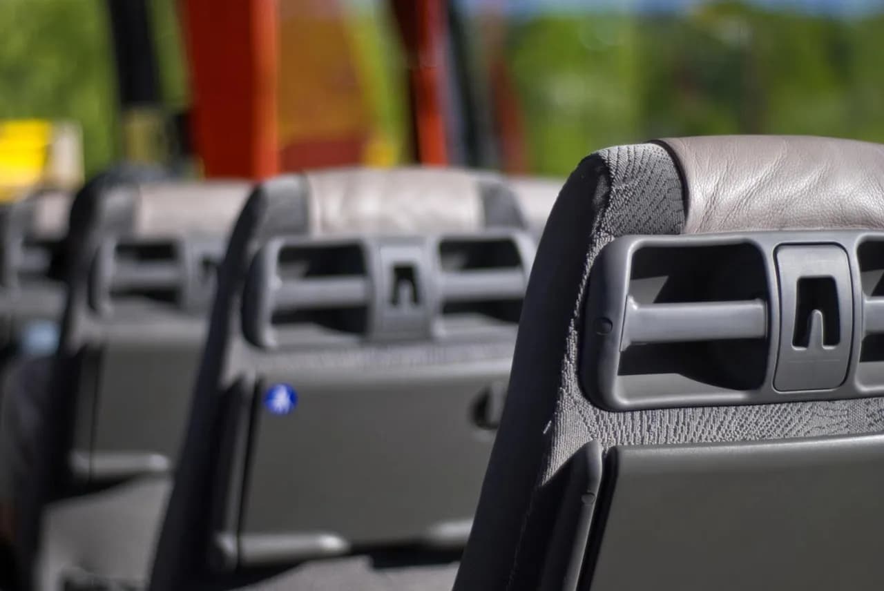 Jak dojechać do Krynicy Morskiej autobusem - najtańsze opcje i trasy Jak dojechać do Krynicy Morskiej autobusem - najtańsze opcje i trasy