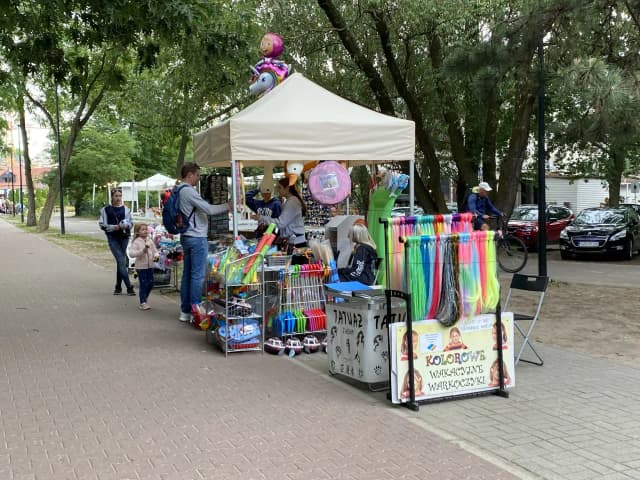 Ile kosztują warkocze bokserskie nad morzem? Ceny, które zaskoczą Ile kosztują warkocze bokserskie nad morzem? Ceny, które zaskoczą